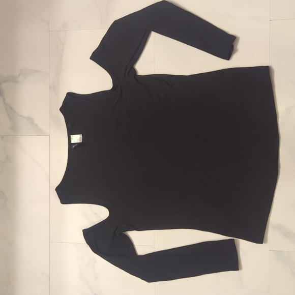 Chic Black Cold Shoulder Top - Picture 3 of 7